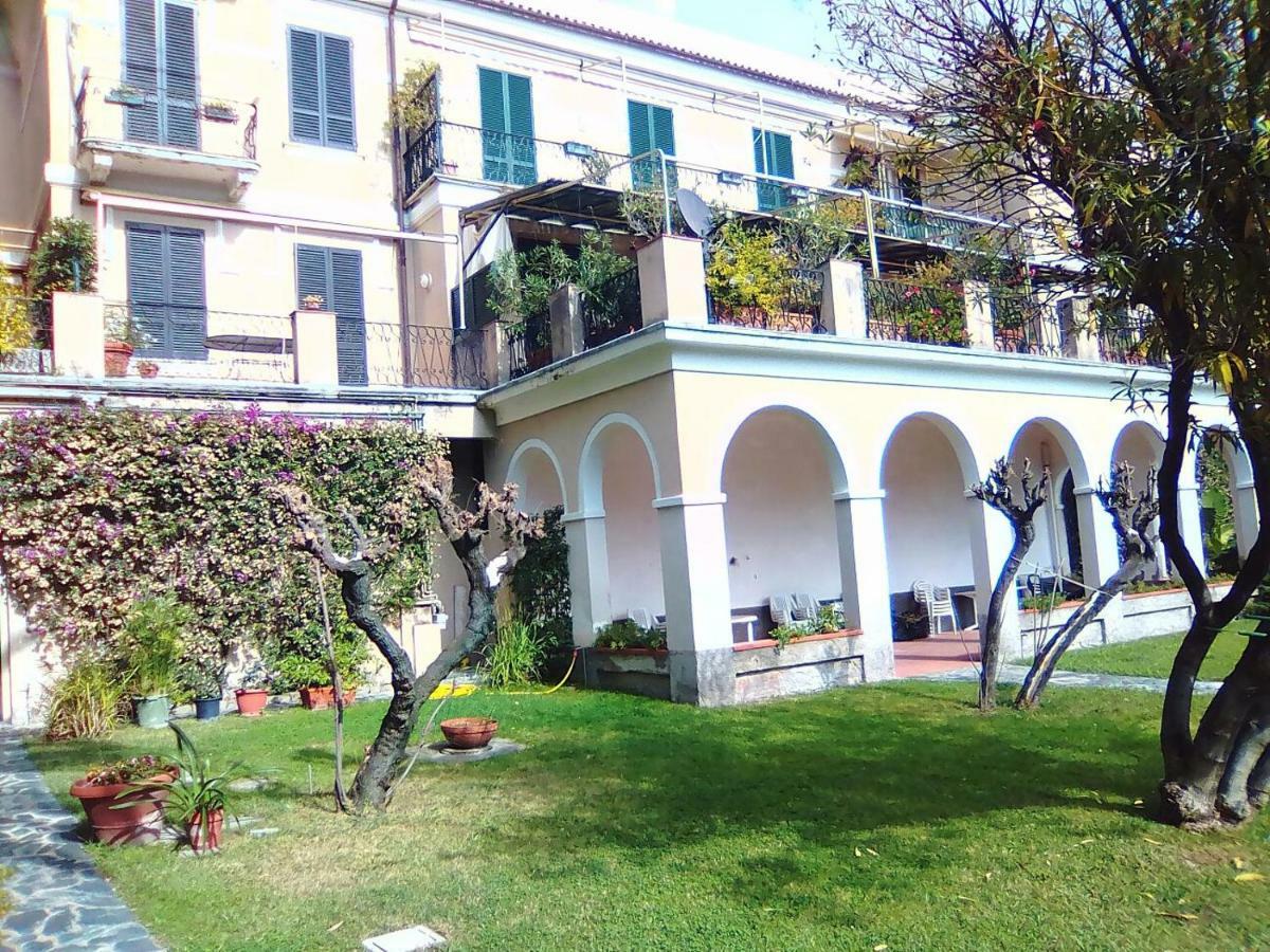 Lorenzo Apartment Levanto Buitenkant foto
